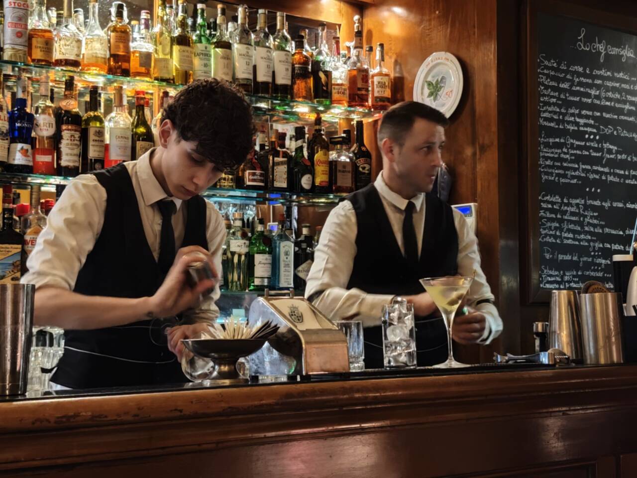 bar